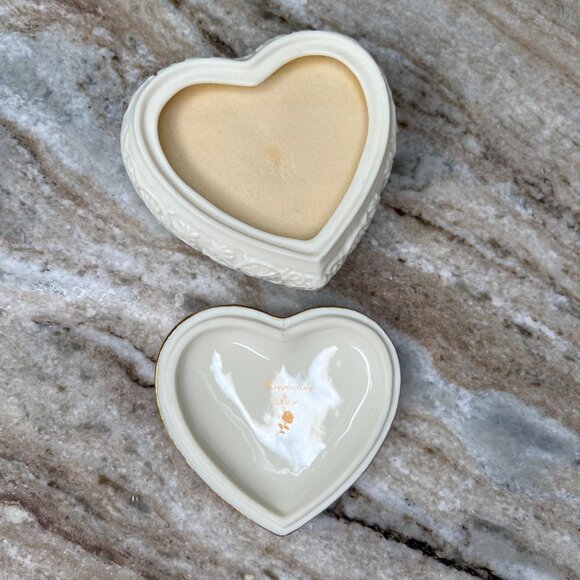 1998 Porcelain Trinket Music Box Queen of Hearts Princess Diana WORKS Gold Trim - Picture 4 of 9